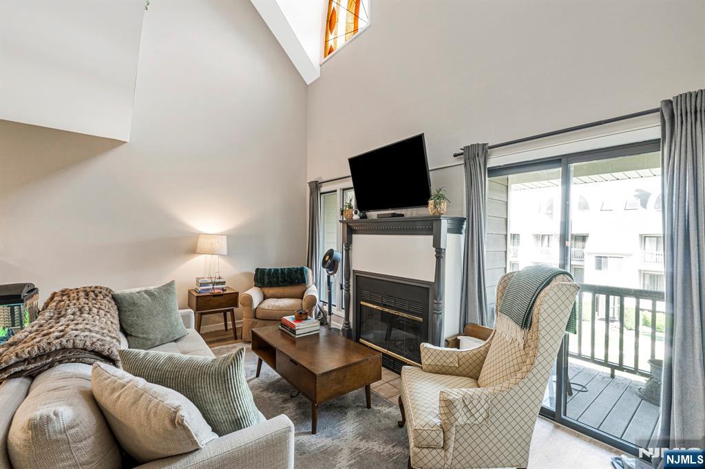 518 River Renaissance #B18, East Rutherford, NJ 07073 — photo 2