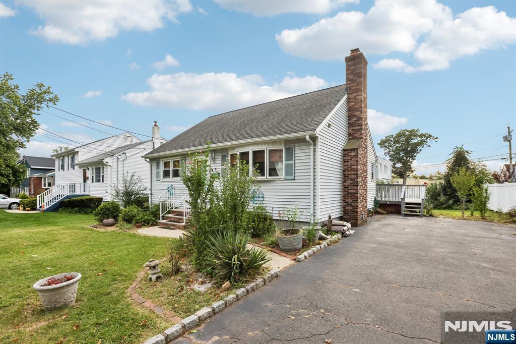 6 Summit Avenue, Waldwick, NJ 07463 — photo 2