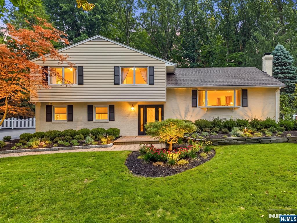 7 Ravine Drive — photo