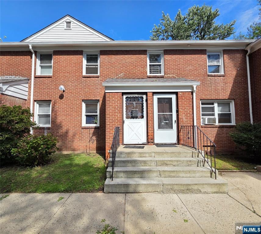 140 Van Houten Avenue 8B — photo