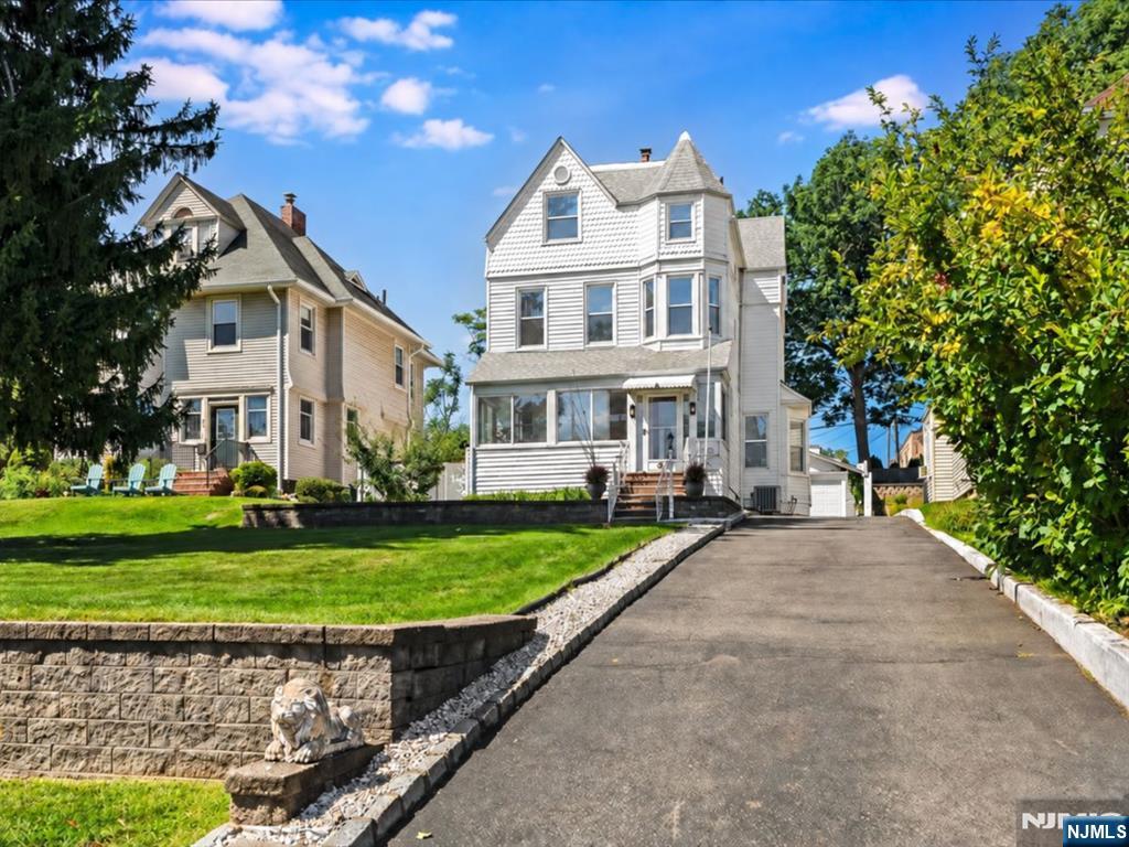 22 Forest Street — photo