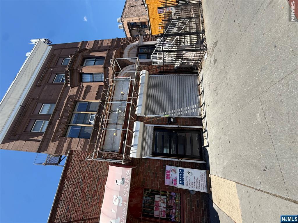 1085 Broad Street — photo