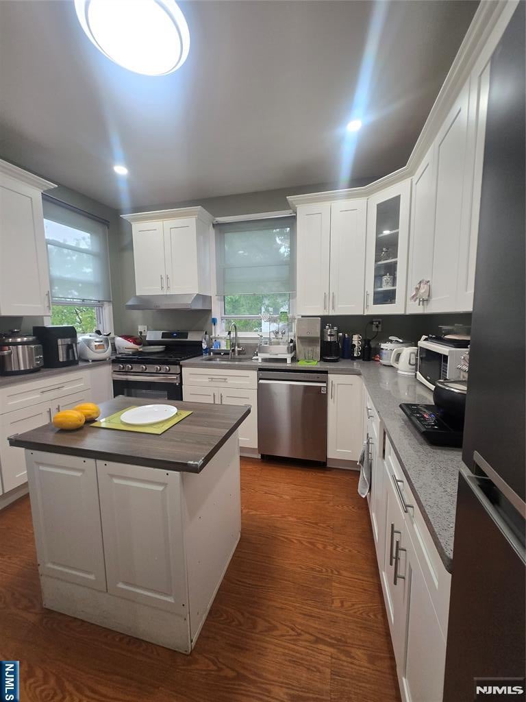 Home in Little Ferry, NJ 07643 — photo 2