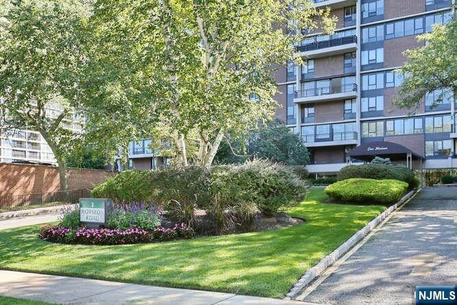 2 Horizon Road 404 — photo