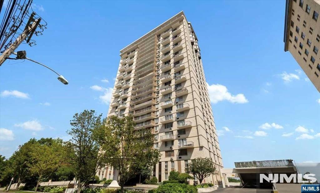 160 Overlook Avenue — photo