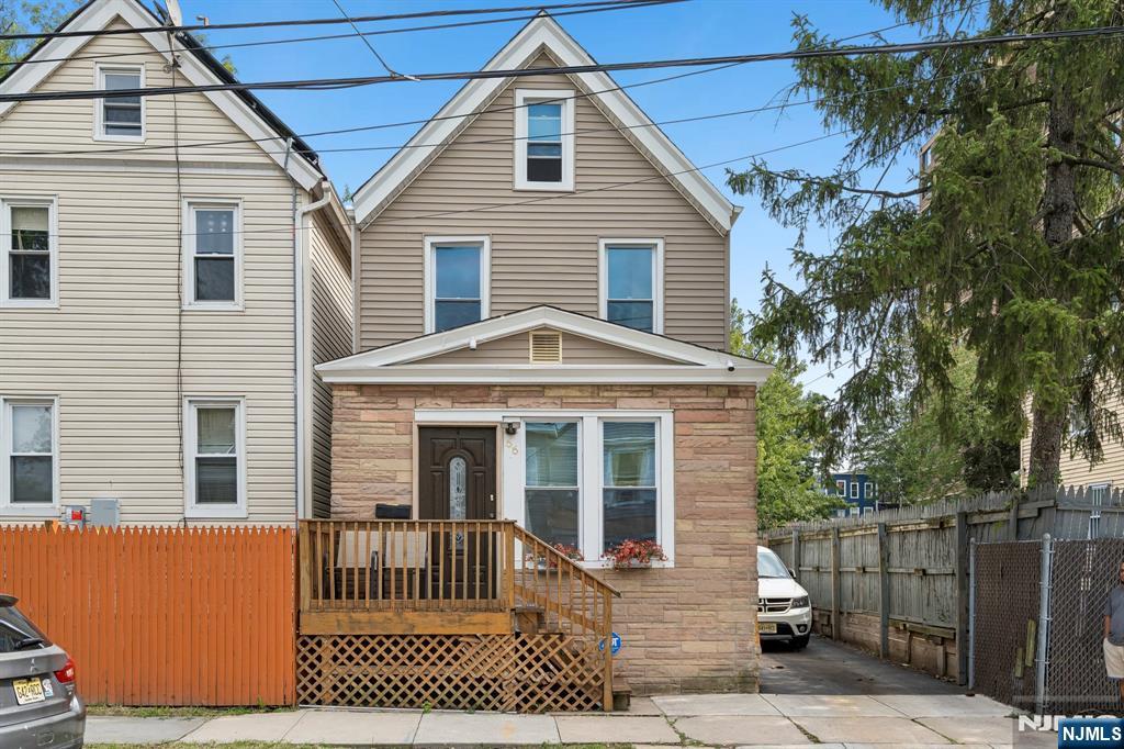 66 Oak Avenue — photo