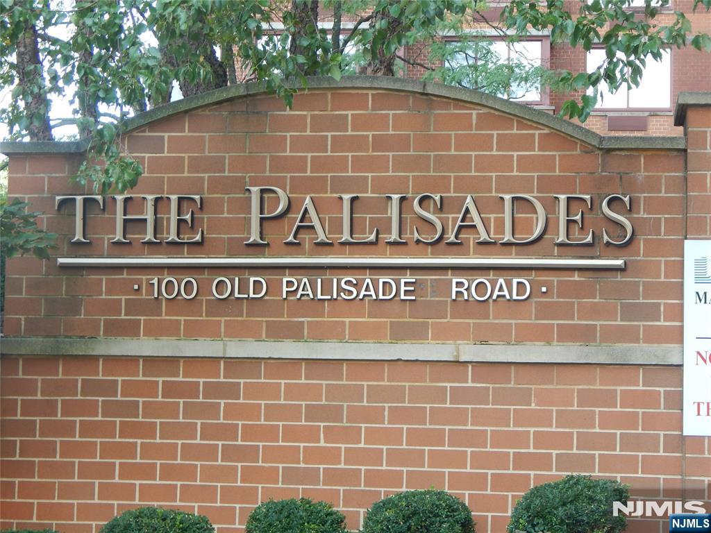 100 Old Palisade Road — photo