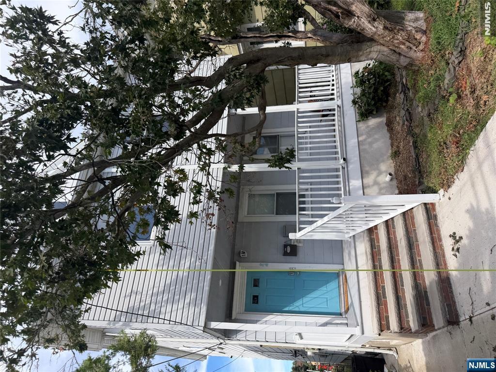 24 Pleasant — photo