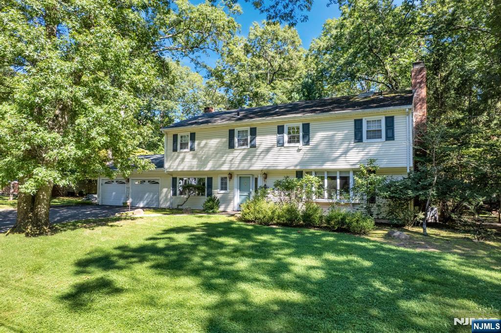 11 Dogwood Court — photo