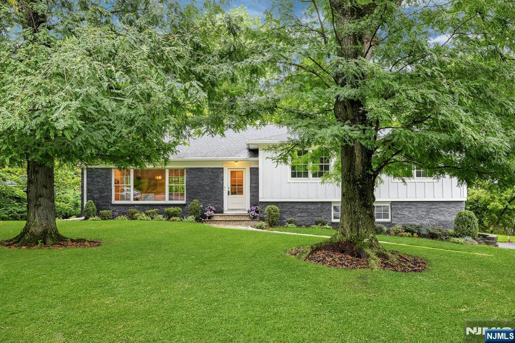 9 Crestview Court — photo