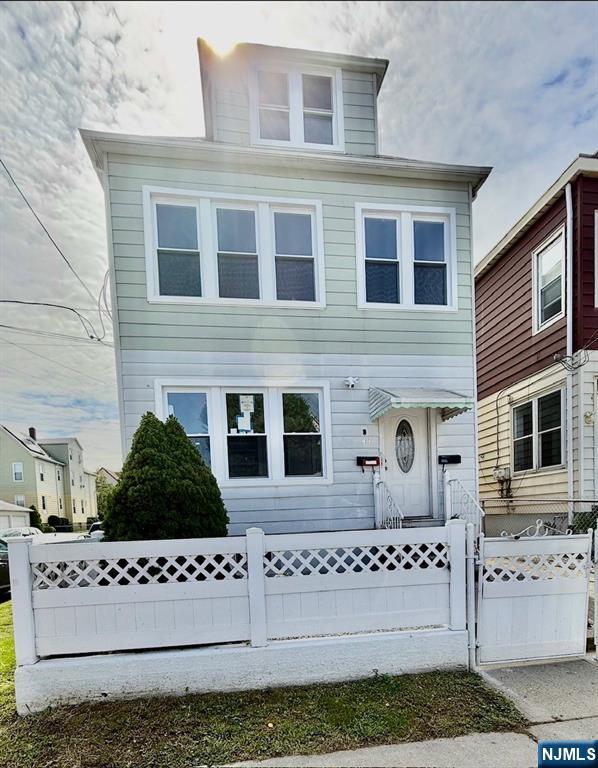 41 Knapp Avenue — photo