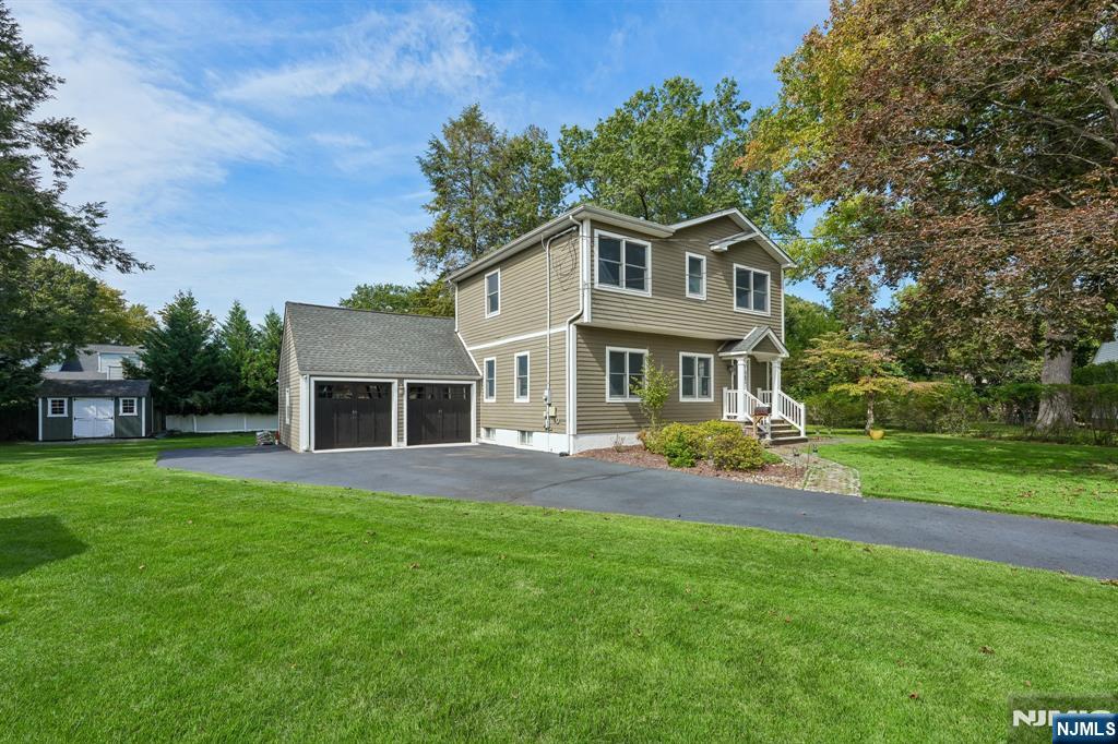 1062 Evergreen Court — photo