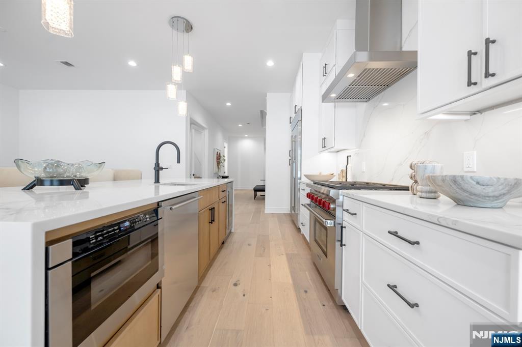 55 Feldman Court — photo