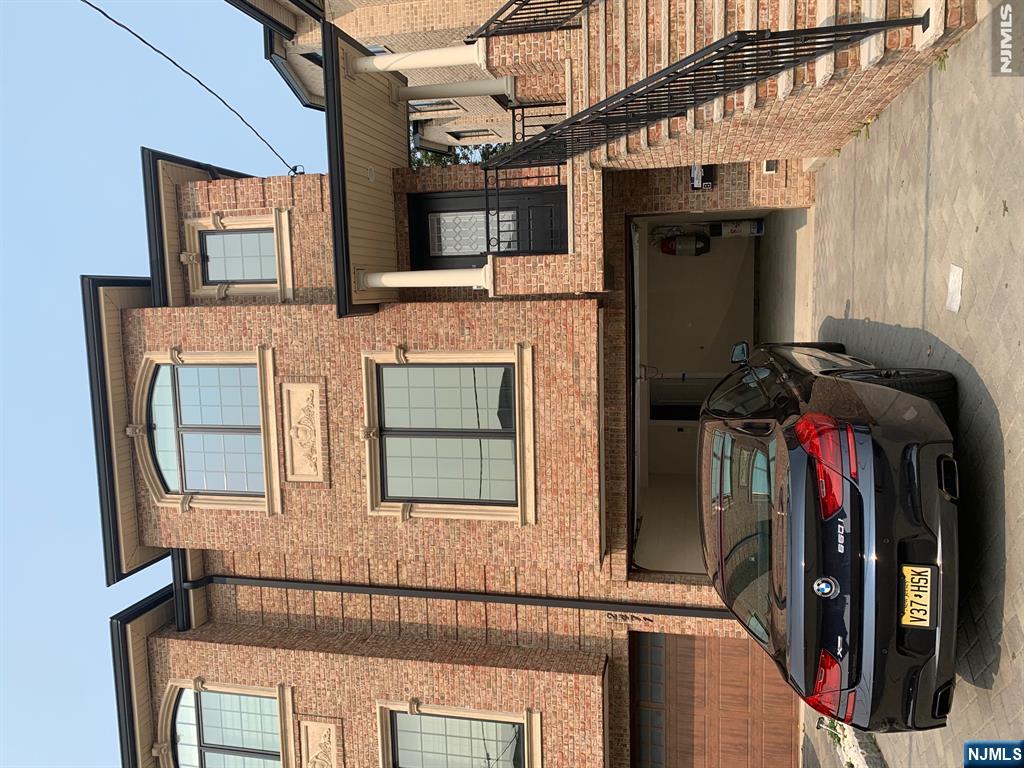 2471 6th Street — photo