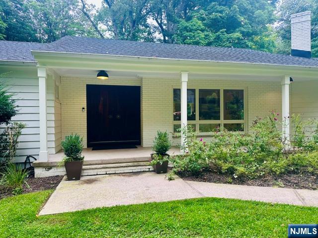 573 Kiowa Drive — photo