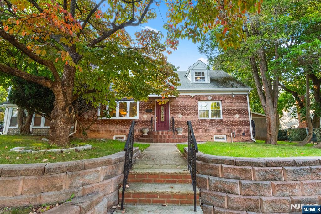558 Broad Avenue — photo