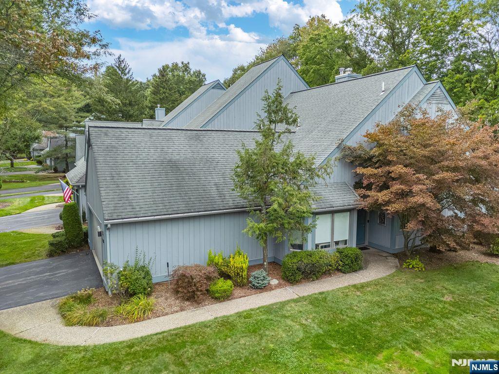 25 Braeburn Drive — photo