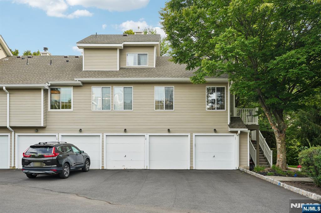 11 Stevens Court — photo