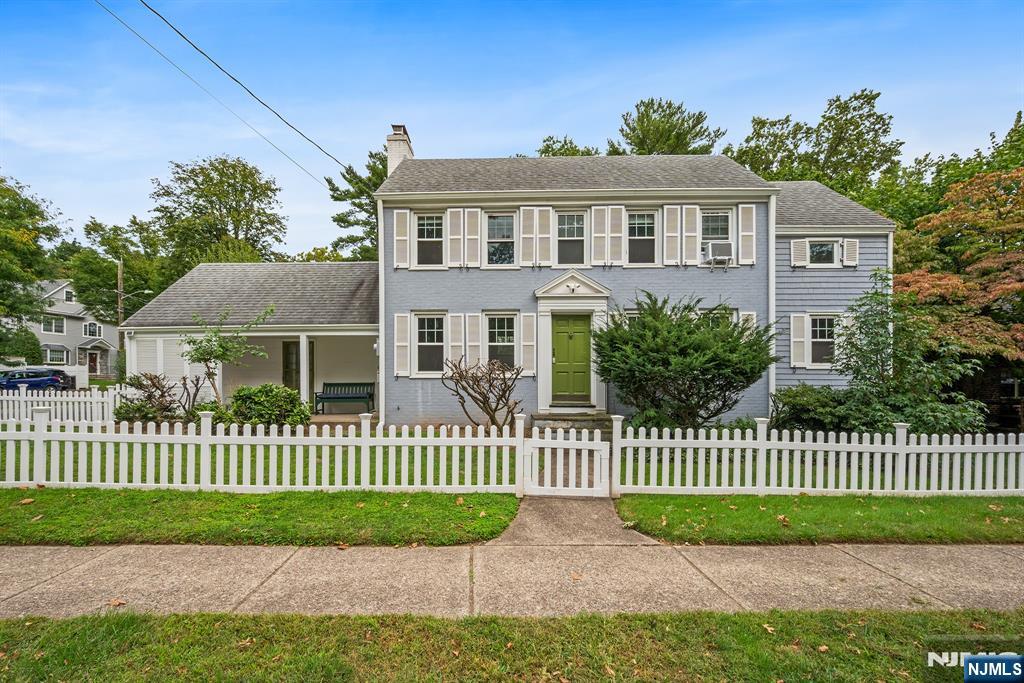 1187 Sussex Road — photo