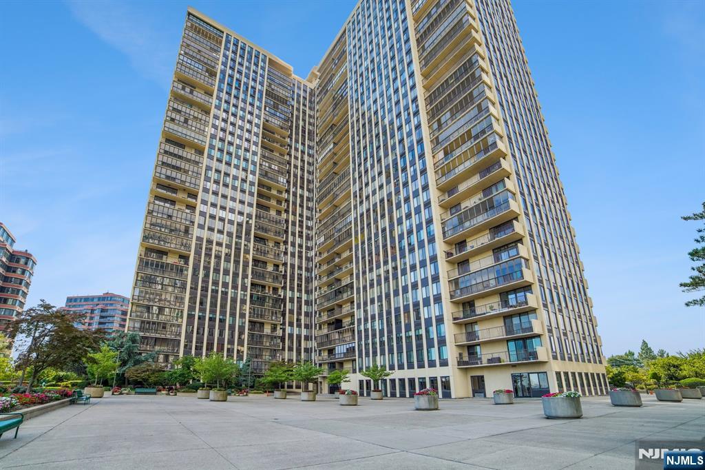 200 Winston — photo