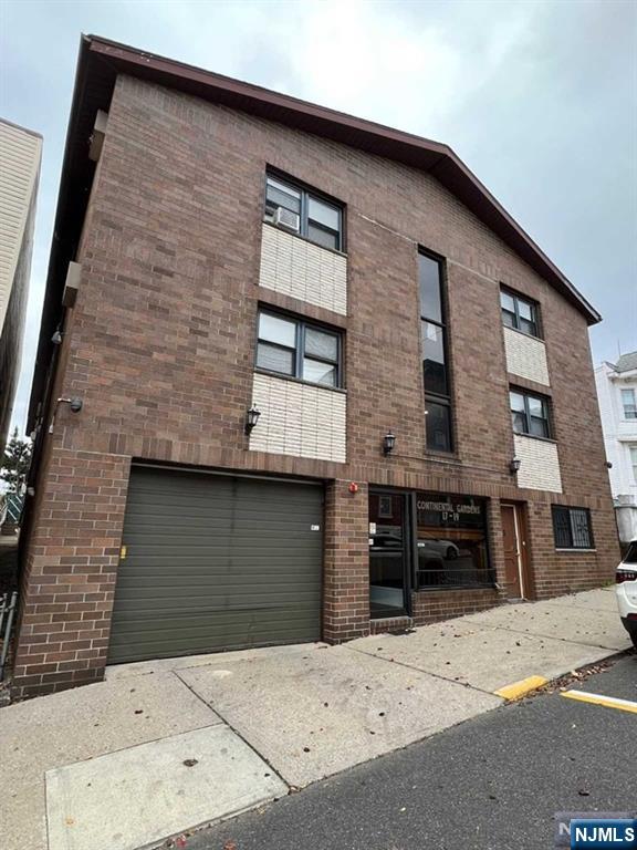 17 68th Street — photo