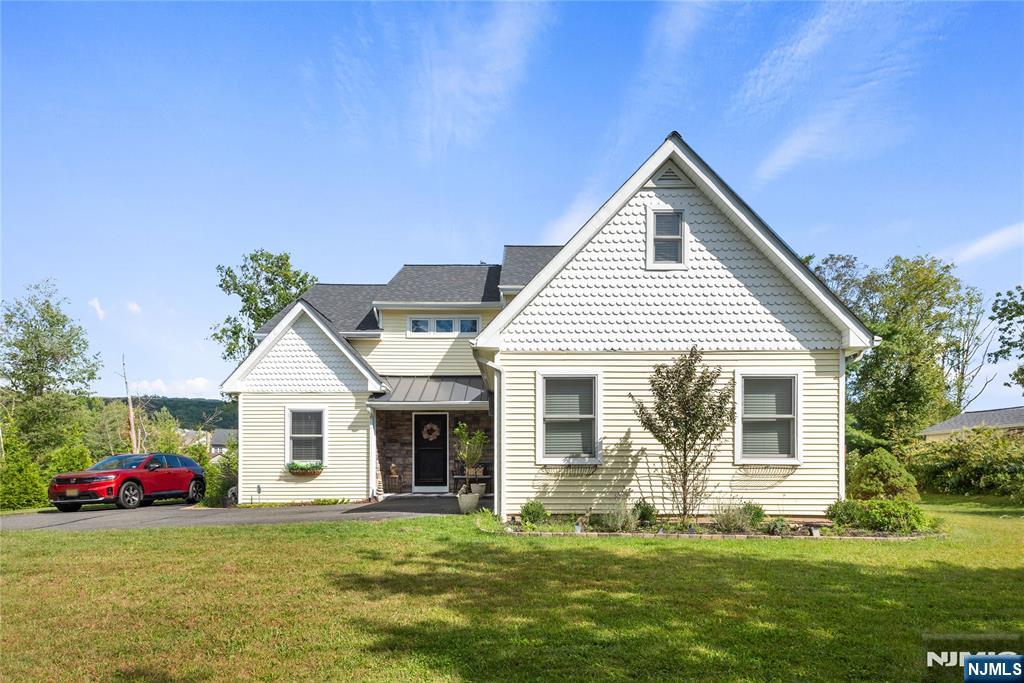 636 Willow Grove Street — photo
