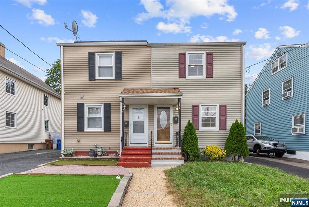 925 Middlesex Street — photo