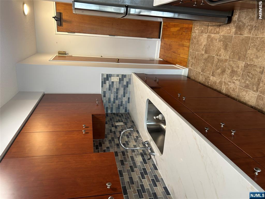 148 Undercliff Avenue — photo