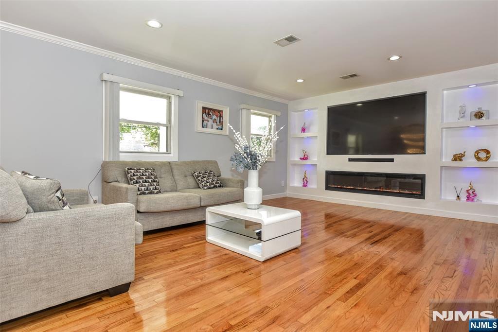 498 Forest Avenue, Paramus, NJ 07652 — photo 3