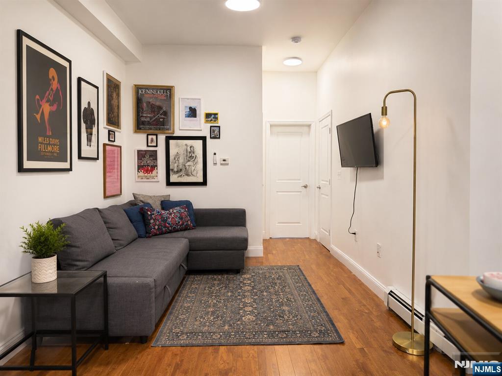 76 Hutton Street — photo