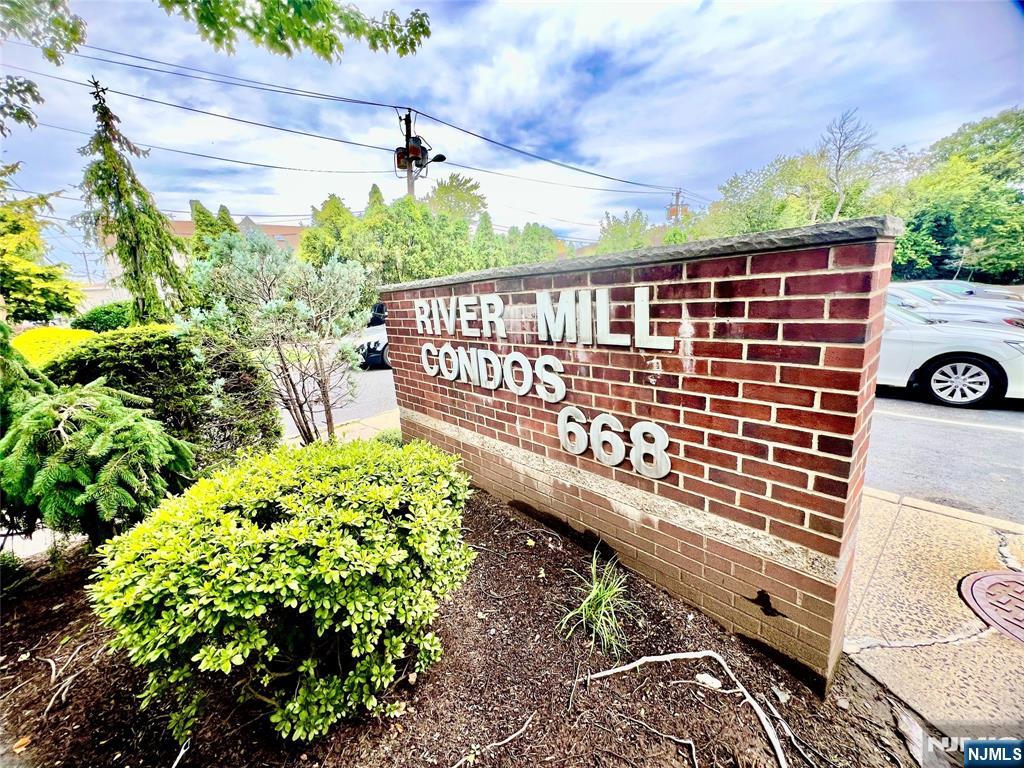666 Mill Street — photo