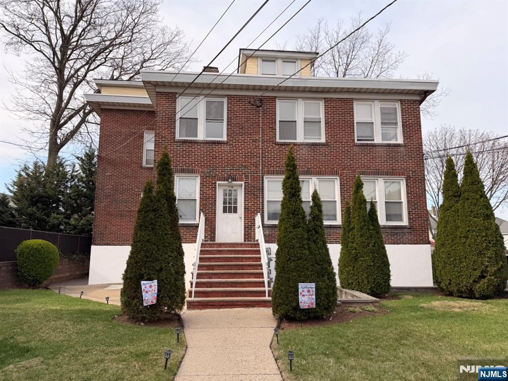 536 Lake Avenue — photo