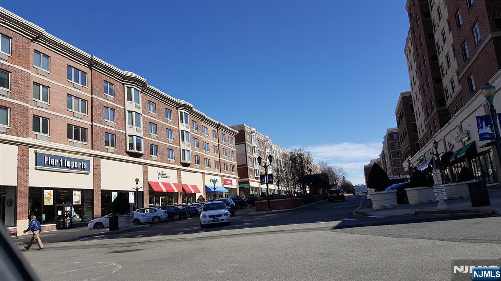 6104 City Place — photo