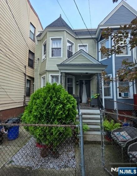 825 Ridge Street — photo