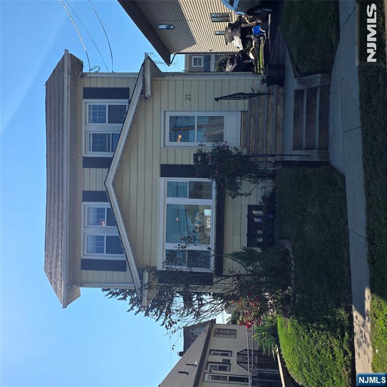 21 Rollins Avenue — photo