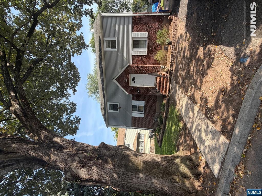 14 Edward Court — photo