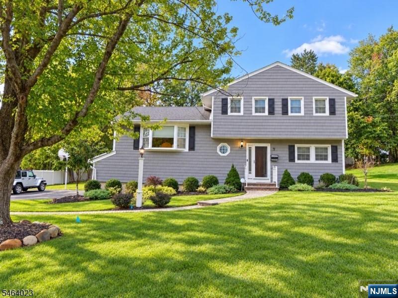 7 Crossbrook — photo