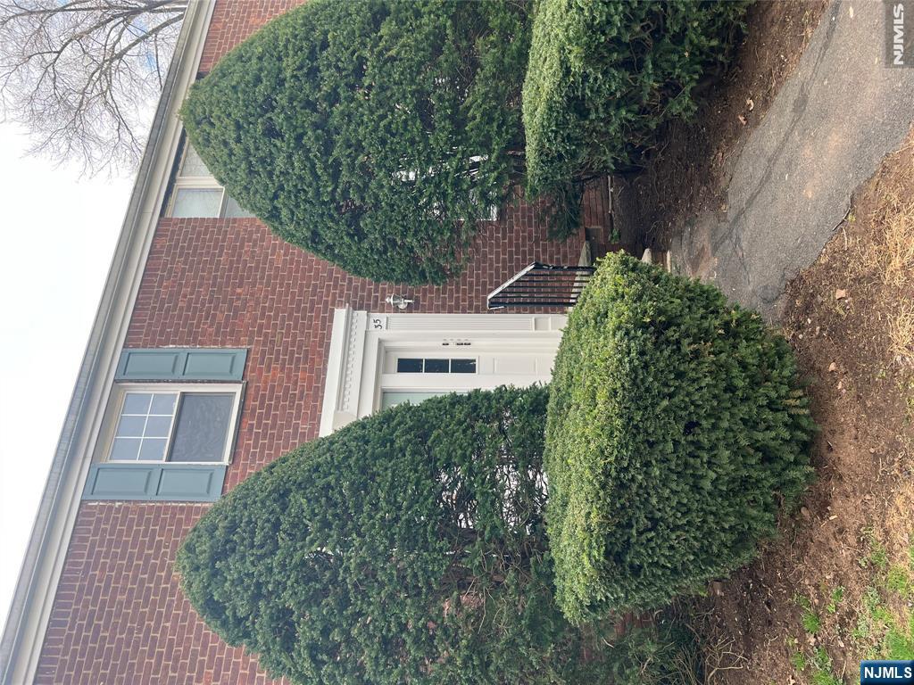 935 Broad Street — photo
