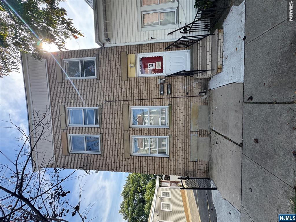 12 Magnolia Street — photo