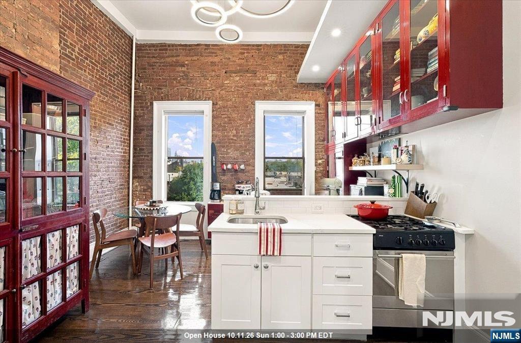 929 Garden Street — photo