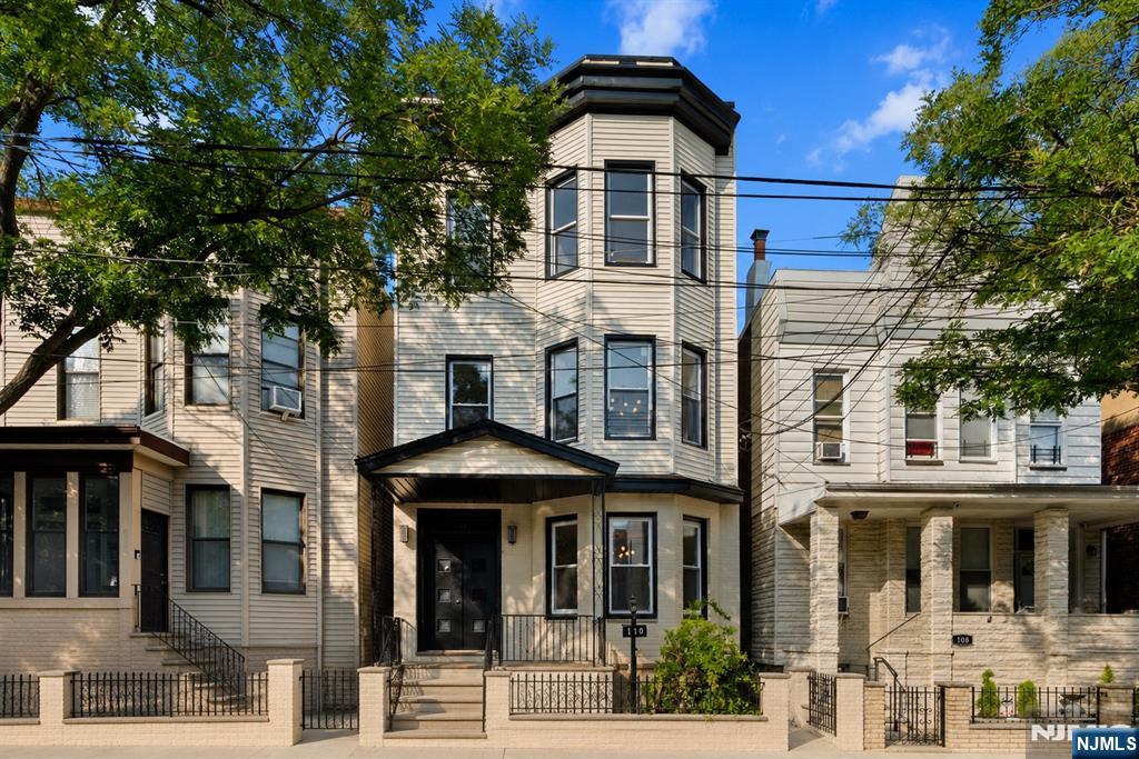 110 Maple — photo