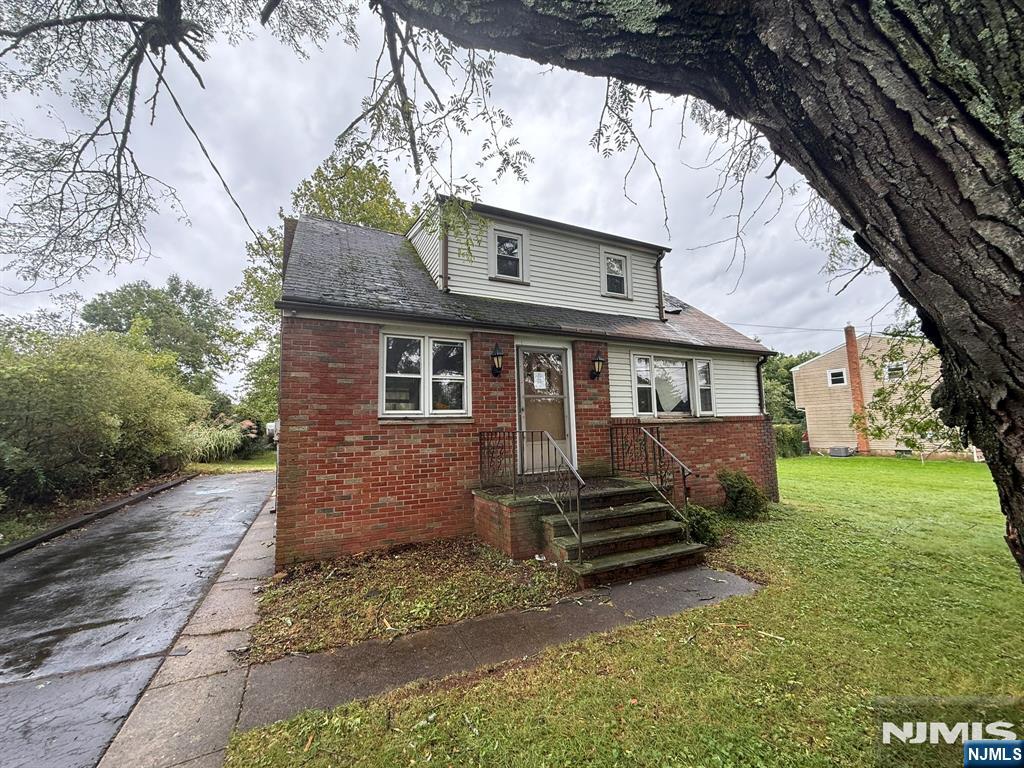 111 Linden Street — photo