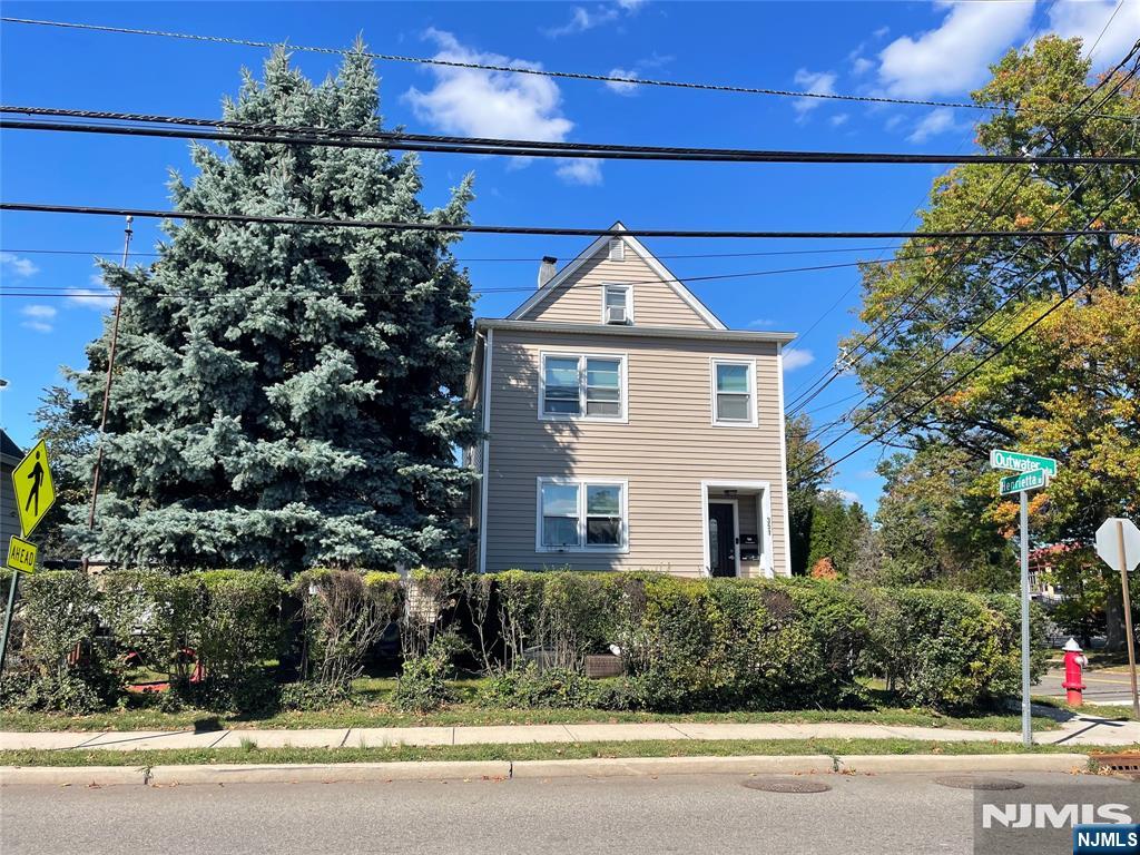 351 Outwater Lane — photo