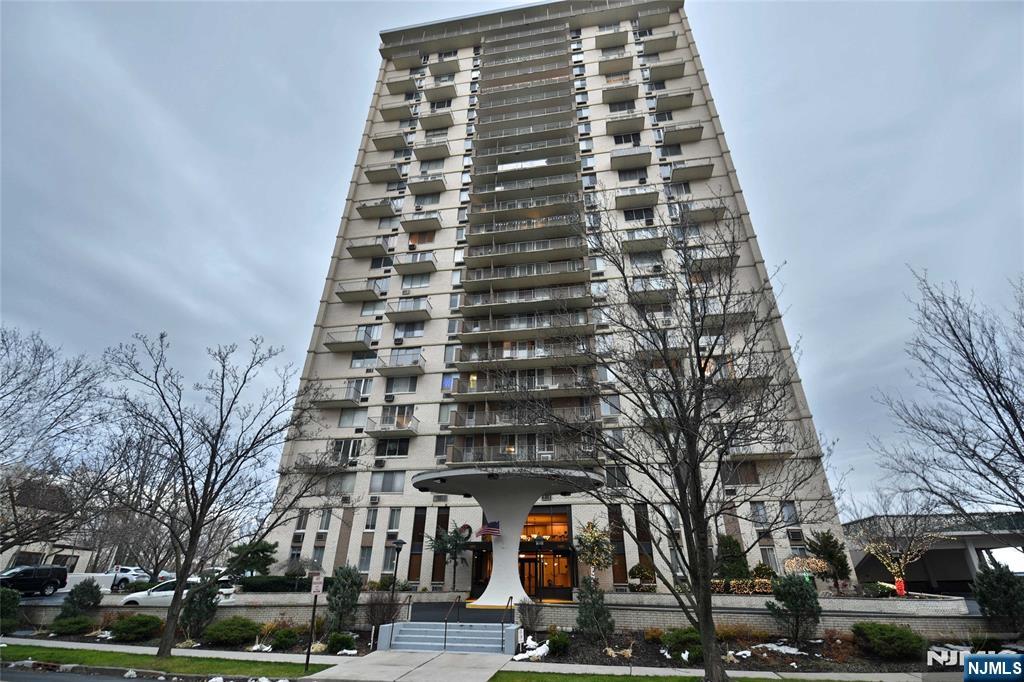 160 Overlook Avenue — photo