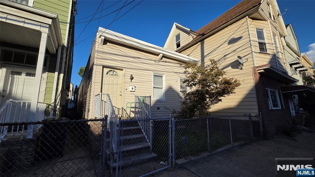 91 19th Street — photo