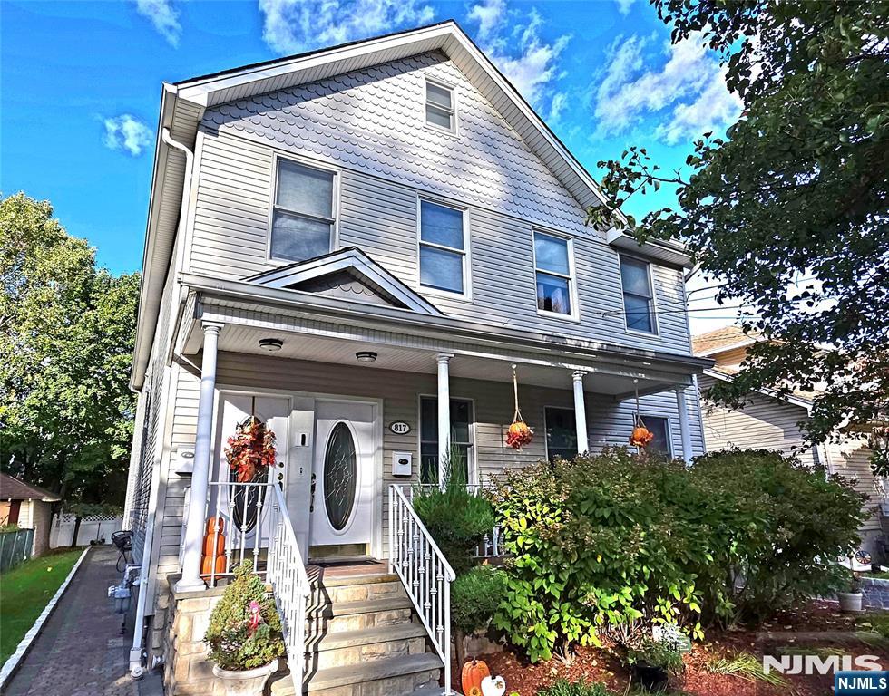 817 Elm Avenue — photo