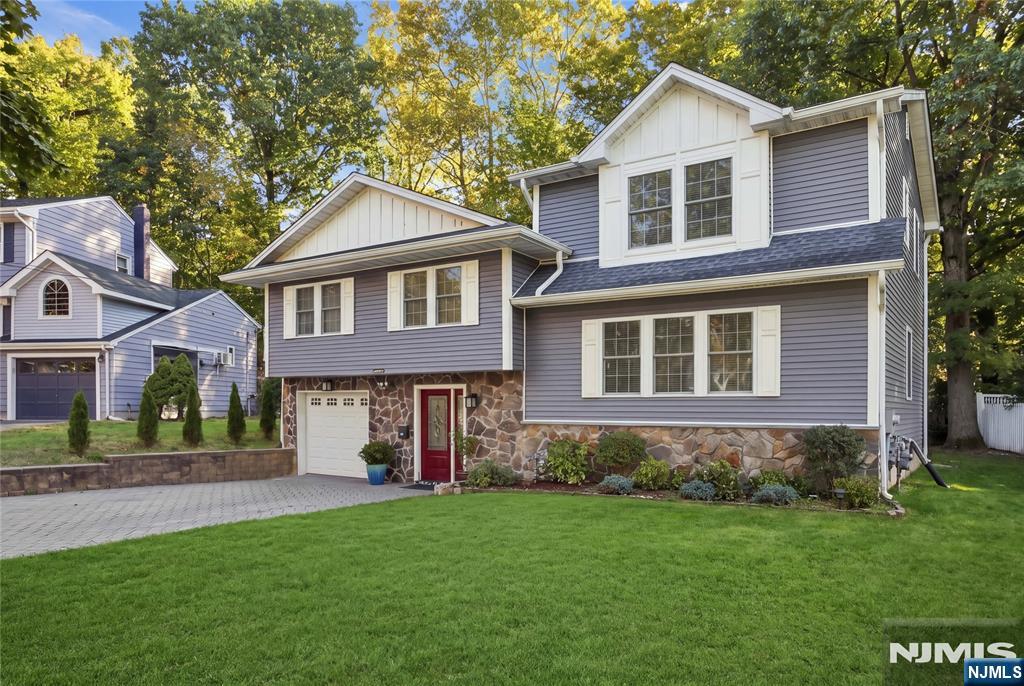 11 Shelby Court — photo