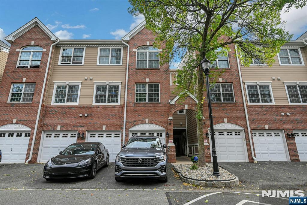 20 Lydia Drive — photo