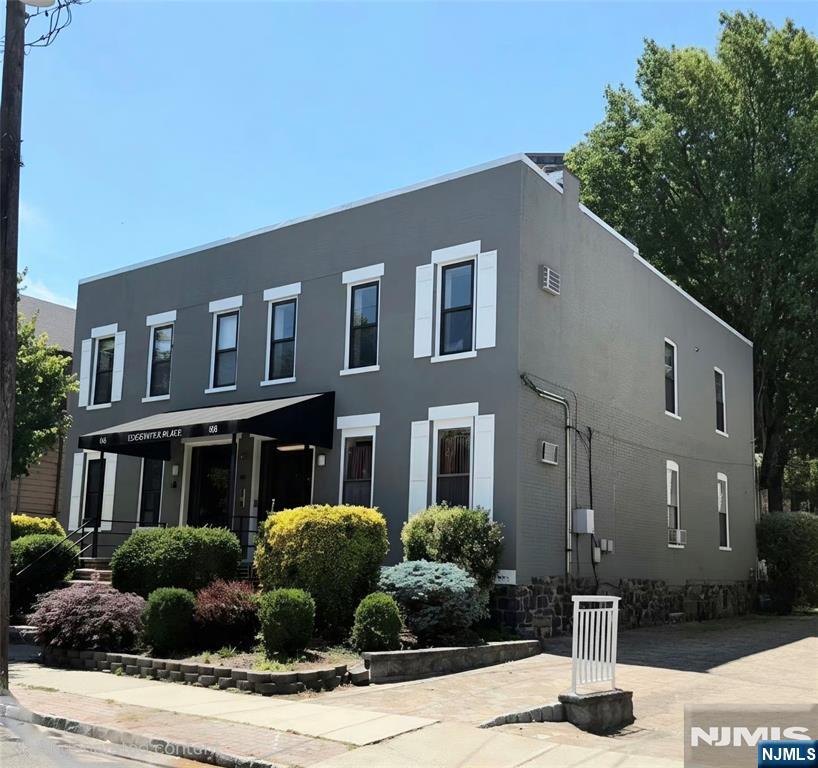 66-68 Edgewater Place — photo