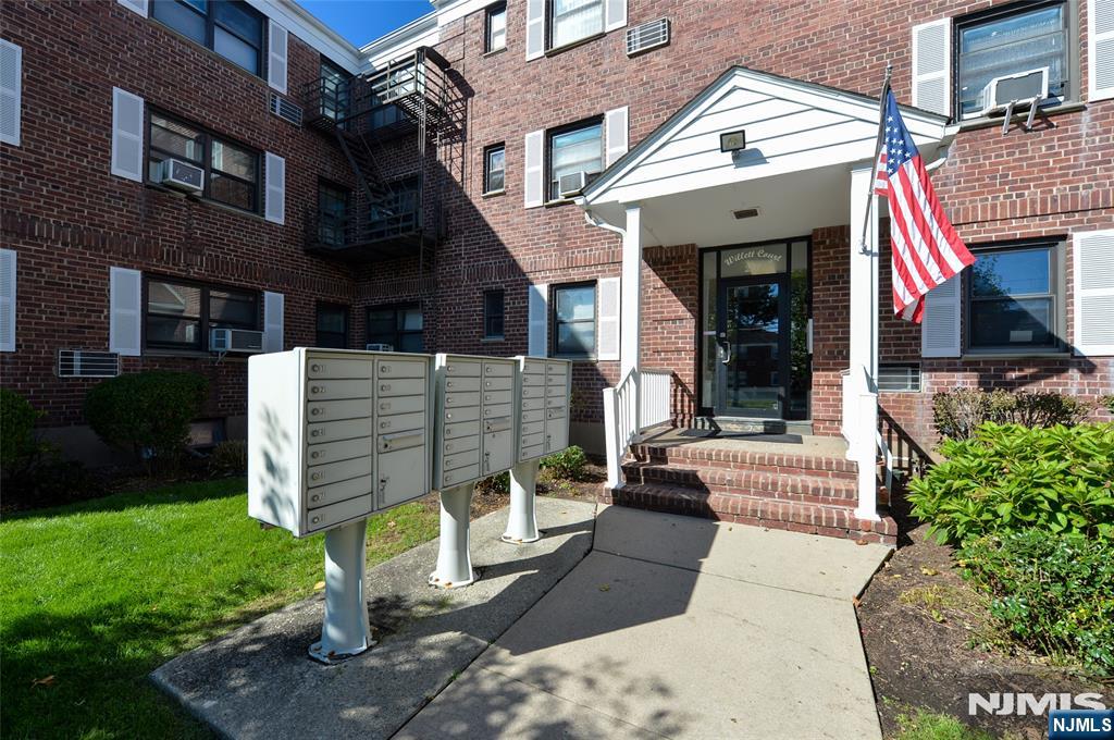 241 Main Street — photo